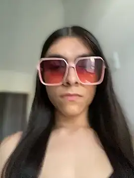 valendoll online show from October 20, 2025, 9:48 pm