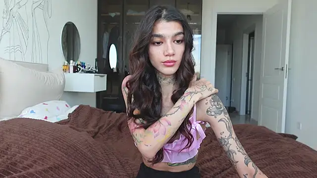 vinkitinkii online show from October 7, 2025, 6:54 am