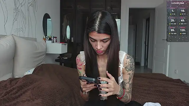 vinkitinkii online show from October 30, 2025, 7:32 am