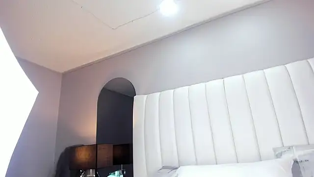 Snapshot of MelanieKlaus chatting on February 9, 2025, 4:14 am MelanieKlaus online show from February 9, 2025, 4:14 am