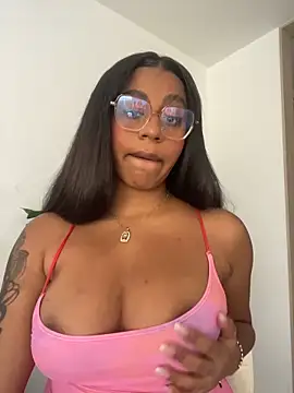 charlotteeruss online show from February 8, 2026, 4:43 pm