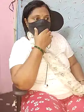 Snapshot of yours-kavaya chatting on December 11, 2024, 11:51 am yours-kavaya online show from December 11, 2024, 11:51 am