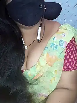 Snapshot of yours-kavaya chatting on January 6, 2025, 4:47 am yours-kavaya online show from January 6, 2025, 4:47 am