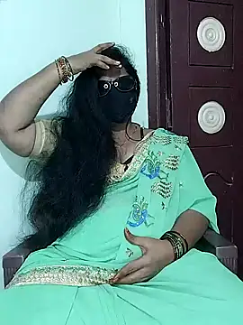 Snapshot of yours-kavaya chatting on November 24, 2025, 4:18 pm yours-kavaya online show from November 24, 2025, 4:18 pm