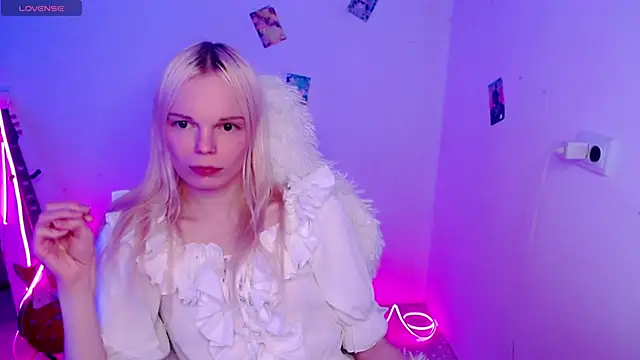 Emily Nyaffee online show from December 2, 2025, 12:16 am