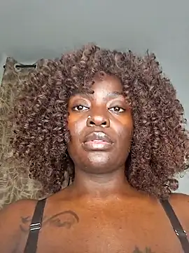 Snapshot of hornycreamybabe chatting on October 9, 2025, 10:24 am hornycreamybabe online show from October 9, 2025, 10:24 am