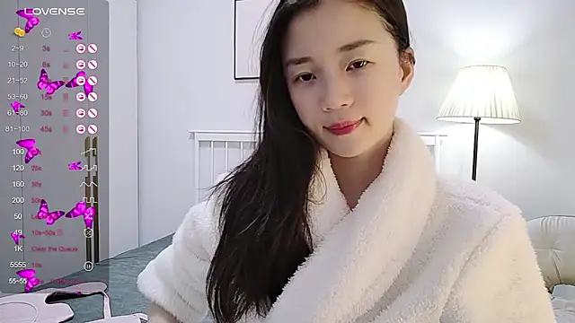 Snapshot of A-xena chatting on December 8, 2024, 5:50 am A-xena online show from December 8, 2024, 5:50 am