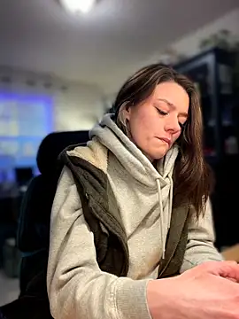 LadyLena1 online show from November 8, 2025, 12:11 am