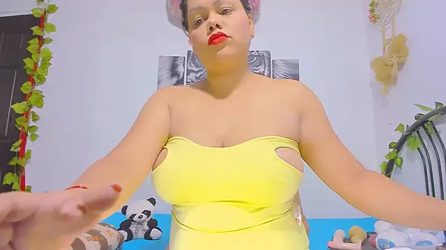 Snapshot of Alhelqueen chatting on October 10, 2025, 7:35 pm Alhelqueen online show from October 10, 2025, 7:35 pm