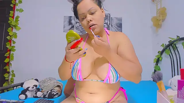 Snapshot of Alhelqueen chatting on November 5, 2025, 5:46 pm Alhelqueen online show from November 5, 2025, 5:46 pm