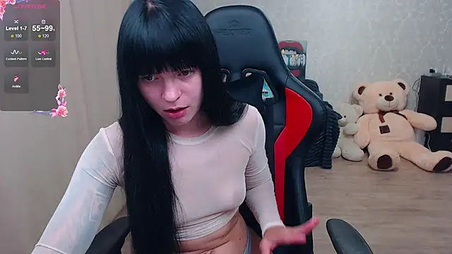 JuicyJess online show from July 13, 2026, 7:49 pm