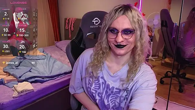 Lori Myaf online show from November 13, 2025, 3:11 pm