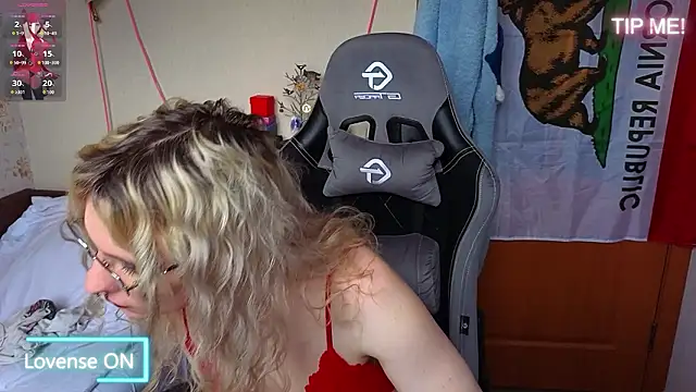 Lori Myaf online show from March 12, 2026, 1:50 pm