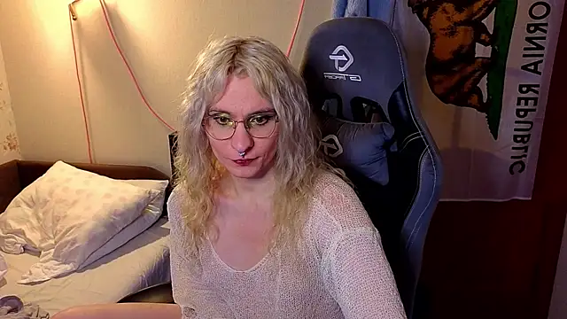 Lori Myaf online show from March 26, 2026, 5:07 pm