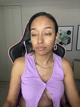 Snapshot of DianaHopson chatting on January 30, 2025, 12:37 pm DianaHopson online show from January 30, 2025, 12:37 pm