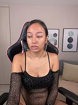 Snapshot of DianaHopson chatting on February 28, 2025, 9:47 am DianaHopson online show from February 28, 2025, 9:47 am