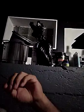 parker321516 online show from April 8, 2026, 3:39 am