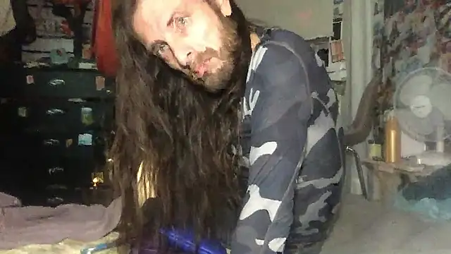 Snapshot of DownstairsSky chatting on October 25, 2025, 3:58 am DownstairsSky online show from October 25, 2025, 3:58 am