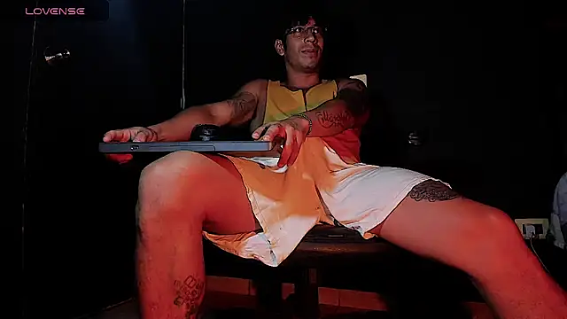 Snapshot of FuckHardlove chatting on January 16, 2026, 2:10 pm FuckHardlove online show from January 16, 2026, 2:10 pm