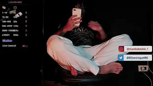 Snapshot of FuckHardlove chatting on January 17, 2026, 4:39 am FuckHardlove online show from January 17, 2026, 4:39 am