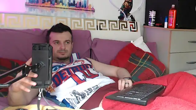 erotico69xxx online show from May 11, 2026, 4:15 pm