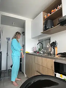 Ameellie online show from October 8, 2025, 3:42 pm