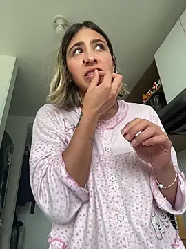 Ameellie online show from December 20, 2025, 2:13 pm