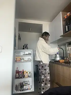 Ameellie online show from March 11, 2026, 4:24 pm