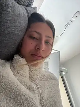 Ameellie online show from March 28, 2026, 1:33 pm