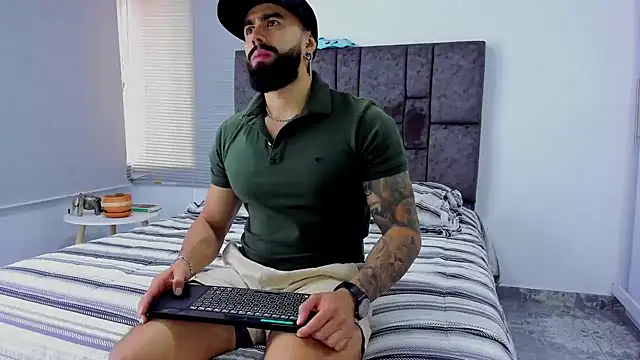 Snapshot of Zack_Froone chatting on January 22, 2025, 5:28 pm Zack Froone online show from January 22, 2025, 5:28 pm