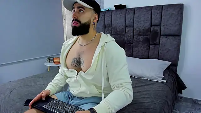 Snapshot of Zack_Froone chatting on February 18, 2025, 1:44 pm Zack Froone online show from February 18, 2025, 1:44 pm