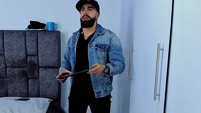 Snapshot of Zack_Froone chatting on February 20, 2025, 7:41 pm Zack Froone online show from February 20, 2025, 7:41 pm