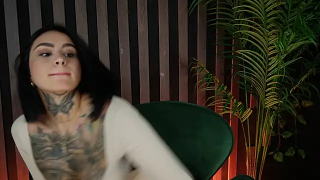 Snapshot of Kleeopatra_ chatting on March 8, 2025, 12:11 am Kleeopatra online show from March 8, 2025, 12:11 am