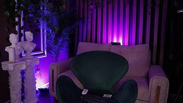 Snapshot of Kleeopatra_ chatting on October 7, 2025, 8:17 pm Kleeopatra online show from October 7, 2025, 8:17 pm