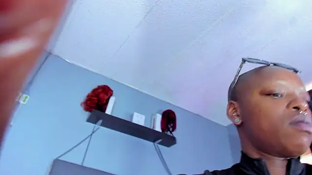 Coco Kiss online show from February 25, 2026, 7:12 pm