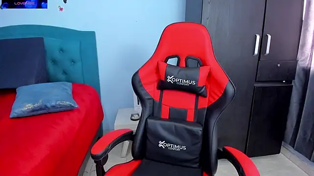 charlotee lovee69 online show from February 25, 2025, 4:42 pm