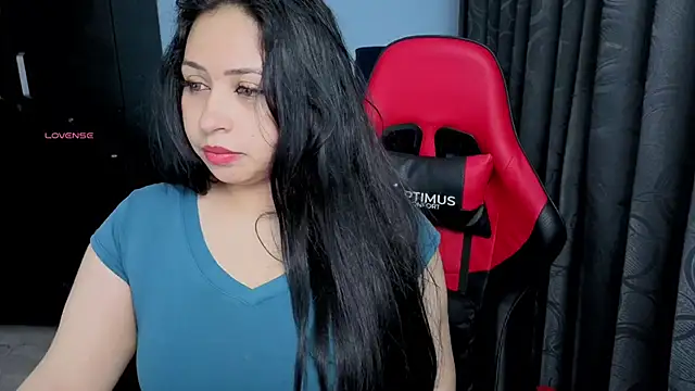 charlotee lovee69 online show from October 3, 2025, 3:25 am