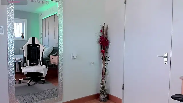 Snapshot of Jadeh_Williams02 chatting on March 9, 2025, 9:36 pm Jadeh Williams02 online show from March 9, 2025, 9:36 pm