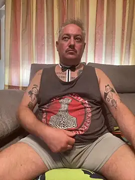 Snapshot of Russirayu chatting on October 27, 2025, 4:00 pm Russirayu online show from October 27, 2025, 4:00 pm