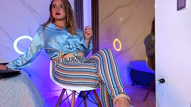 CandyQueenGold online show from June 1, 2026, 7:04 pm