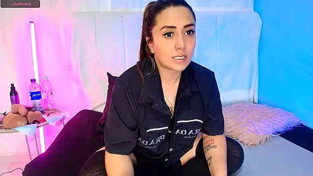 Snapshot of Natasha_Wilde_ chatting on October 29, 2025, 10:44 pm Natasha Wilde online show from October 29, 2025, 10:44 pm