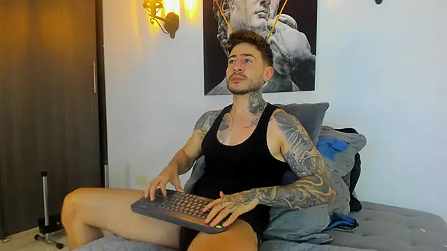 ChrisMiller69 online show from December 3, 2024, 11:02 pm