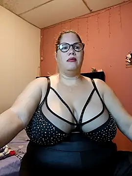 Snapshot of EllisW8 chatting on February 6, 2025, 10:59 am EllisW8 online show from February 6, 2025, 10:59 am