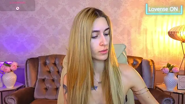 Snapshot of Sexy_Lava chatting on November 10, 2025, 7:07 am Sexy Lava online show from November 10, 2025, 7:07 am