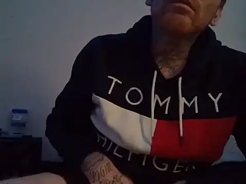 Snapshot of jtexas05 chatting on November 6, 2025, 3:24 pm jtexas05 online show from November 6, 2025, 3:24 pm