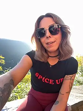 Snapshot of Mia_Railey chatting on November 4, 2025, 2:27 pm Mia Railey online show from November 4, 2025, 2:27 pm