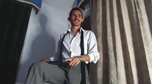HomeAloneK online show from December 29, 2024, 7:53 pm