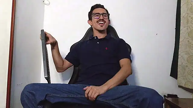 HomeAloneK online show from February 11, 2026, 10:26 pm