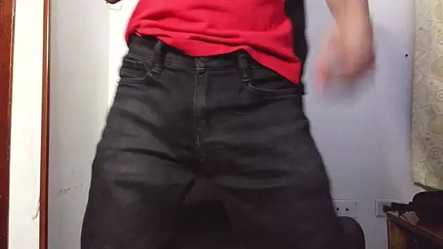 HomeAloneK online show from February 18, 2026, 9:22 pm