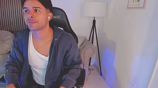 liam collins21 online show from October 8, 2025, 11:41 am